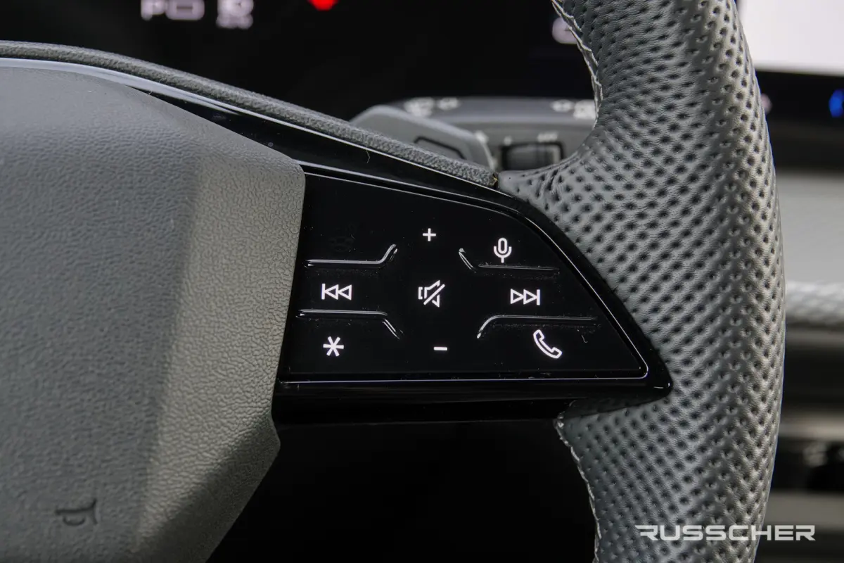 e-hybrid 367Pk | Quattro | S-Line | MMI Bijrijdersdisplay | Tech Plus | 360° Camera | Trekhaak | 22''