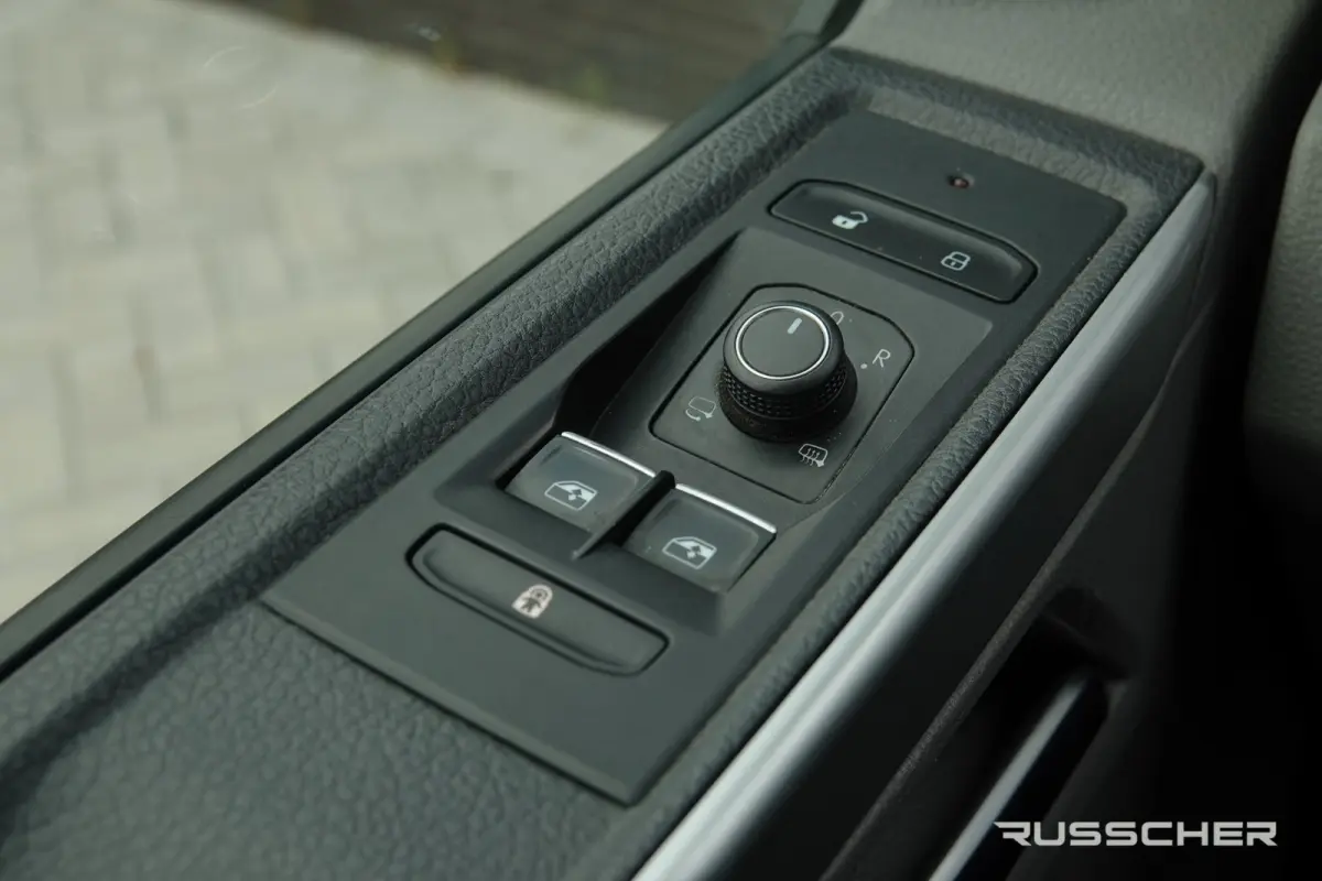 L2H1 2.0Tdi 150Pk DSG7 | Bulli | 75 Edition | Stoel-Stoel | Spoilerpack | Leder | Treeplanken | Trekhaak | 20''