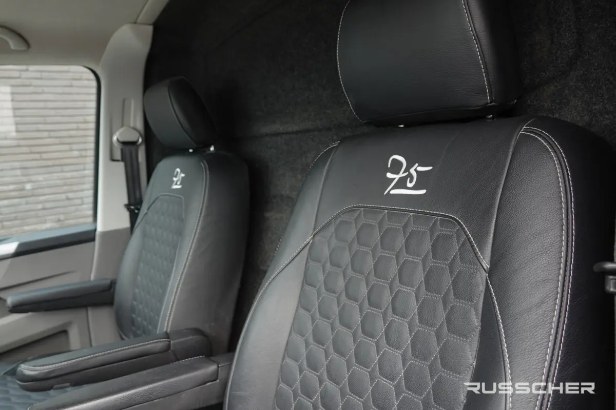 L2H1 2.0Tdi 150Pk DSG7 | Bulli | 75 Edition | Stoel-Stoel | Spoilerpack | Leder | Treeplanken | Trekhaak | 20''