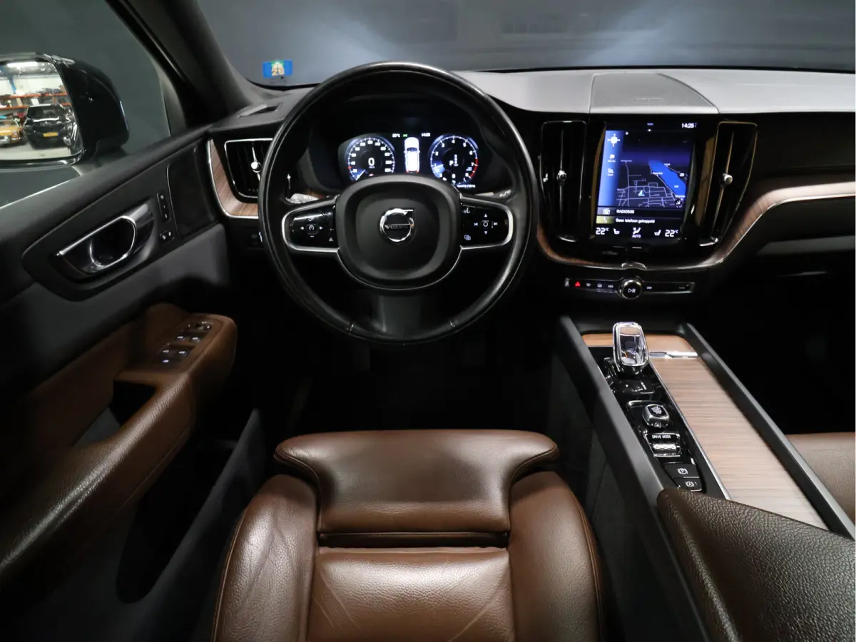 2.0 B4 Inscription [SCHUIFKANTELDAK, APPLECARPLAY, ANDROID, STOELVERWARMING, CRUISE CONTROL, STUURVERWARMING, HARMAN/KARDON AUDIO, MEMORY SEATS, HEAD UP DISPLAY, DIGITAL DASH, 360 CAMERA, EL