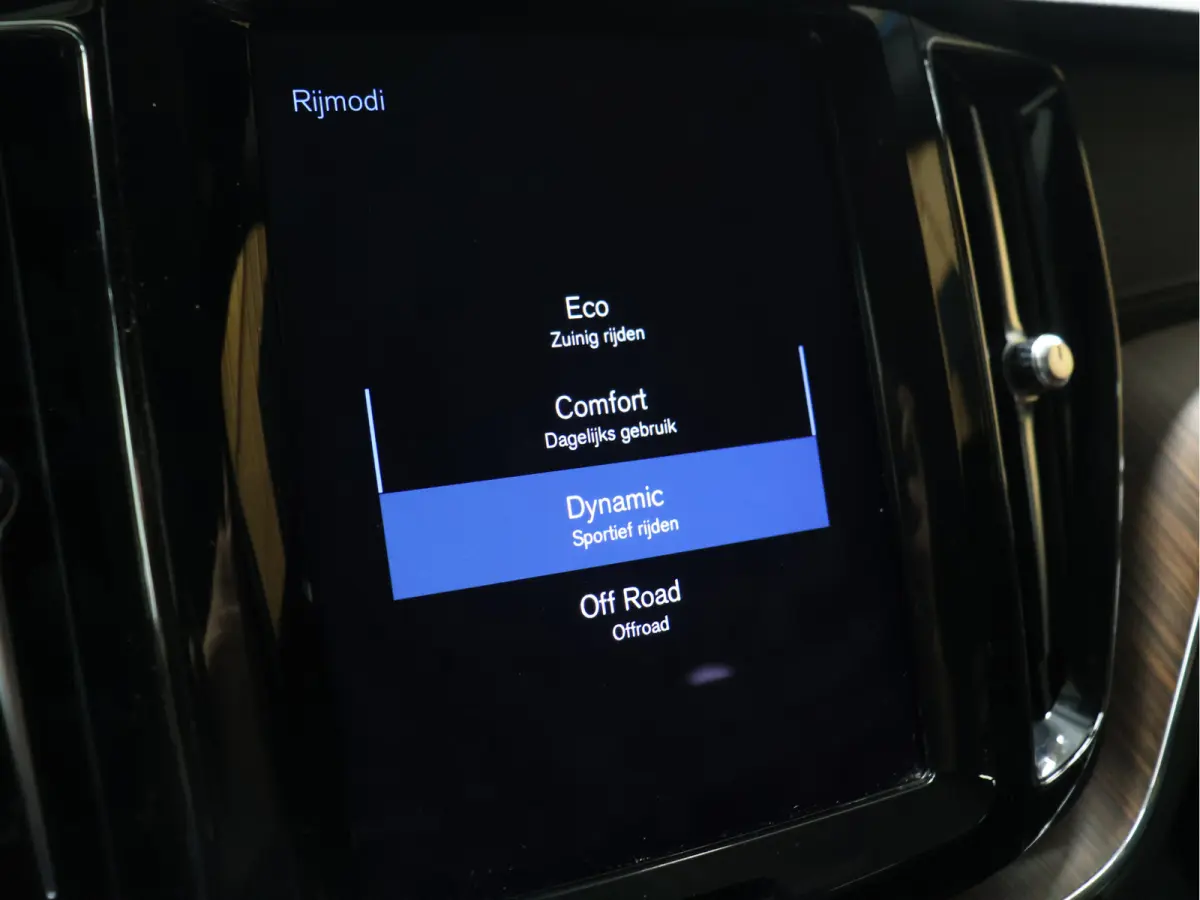 2.0 B4 Inscription [SCHUIFKANTELDAK, APPLECARPLAY, ANDROID, STOELVERWARMING, CRUISE CONTROL, STUURVERWARMING, HARMAN/KARDON AUDIO, MEMORY SEATS, HEAD UP DISPLAY, DIGITAL DASH, 360 CAMERA, EL
