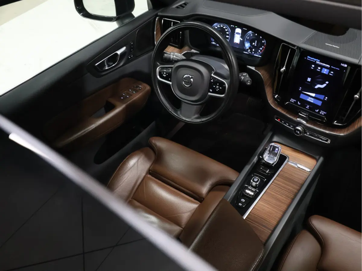 2.0 B4 Inscription [SCHUIFKANTELDAK, APPLECARPLAY, ANDROID, STOELVERWARMING, CRUISE CONTROL, STUURVERWARMING, HARMAN/KARDON AUDIO, MEMORY SEATS, HEAD UP DISPLAY, DIGITAL DASH, 360 CAMERA, EL