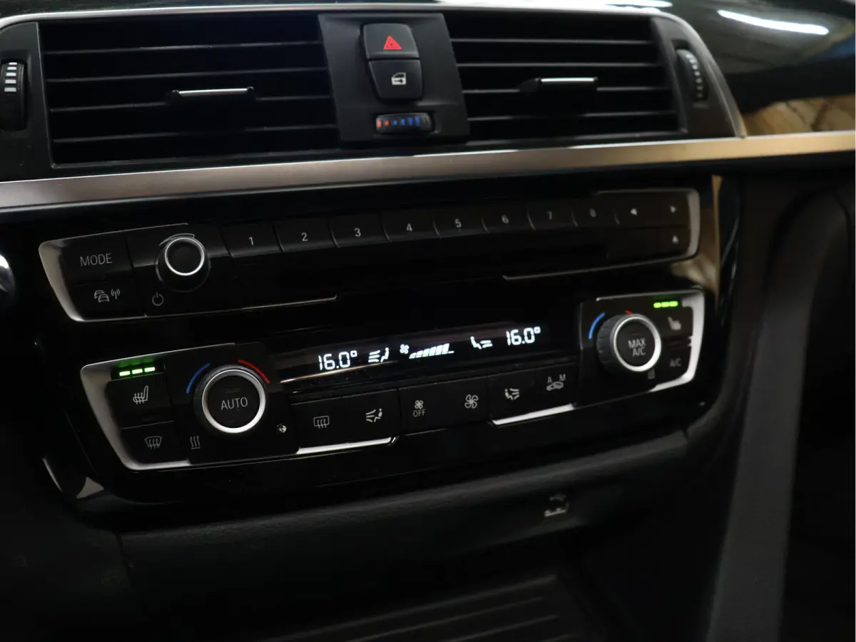 420i Corporate Lease High Executive M SPORT PAKKET [SCHUIFKANTELDAK, CRUISE CONTROL, STOELVERWARMING, LEDER DAKOTA, PDC V+A, CLIMATE CONTROL, BLUETOOTH, NAVIGATIE, LED, KEYLESS ENTRY, NIEUWS