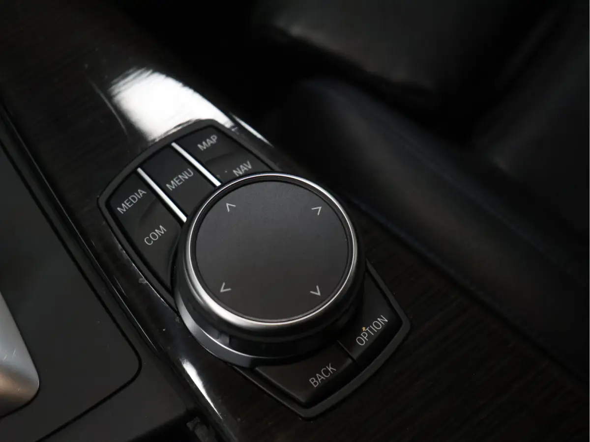 420i Corporate Lease High Executive M SPORT PAKKET [SCHUIFKANTELDAK, CRUISE CONTROL, STOELVERWARMING, LEDER DAKOTA, PDC V+A, CLIMATE CONTROL, BLUETOOTH, NAVIGATIE, LED, KEYLESS ENTRY, NIEUWS