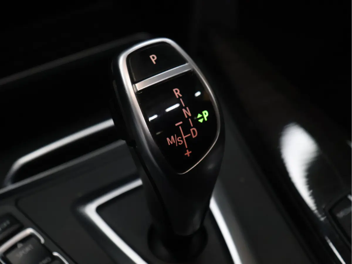 420i Corporate Lease High Executive M SPORT PAKKET [SCHUIFKANTELDAK, CRUISE CONTROL, STOELVERWARMING, LEDER DAKOTA, PDC V+A, CLIMATE CONTROL, BLUETOOTH, NAVIGATIE, LED, KEYLESS ENTRY, NIEUWS