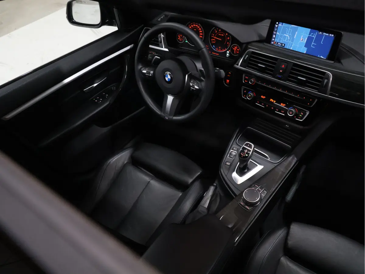 420i Corporate Lease High Executive M SPORT PAKKET [SCHUIFKANTELDAK, CRUISE CONTROL, STOELVERWARMING, LEDER DAKOTA, PDC V+A, CLIMATE CONTROL, BLUETOOTH, NAVIGATIE, LED, KEYLESS ENTRY, NIEUWS