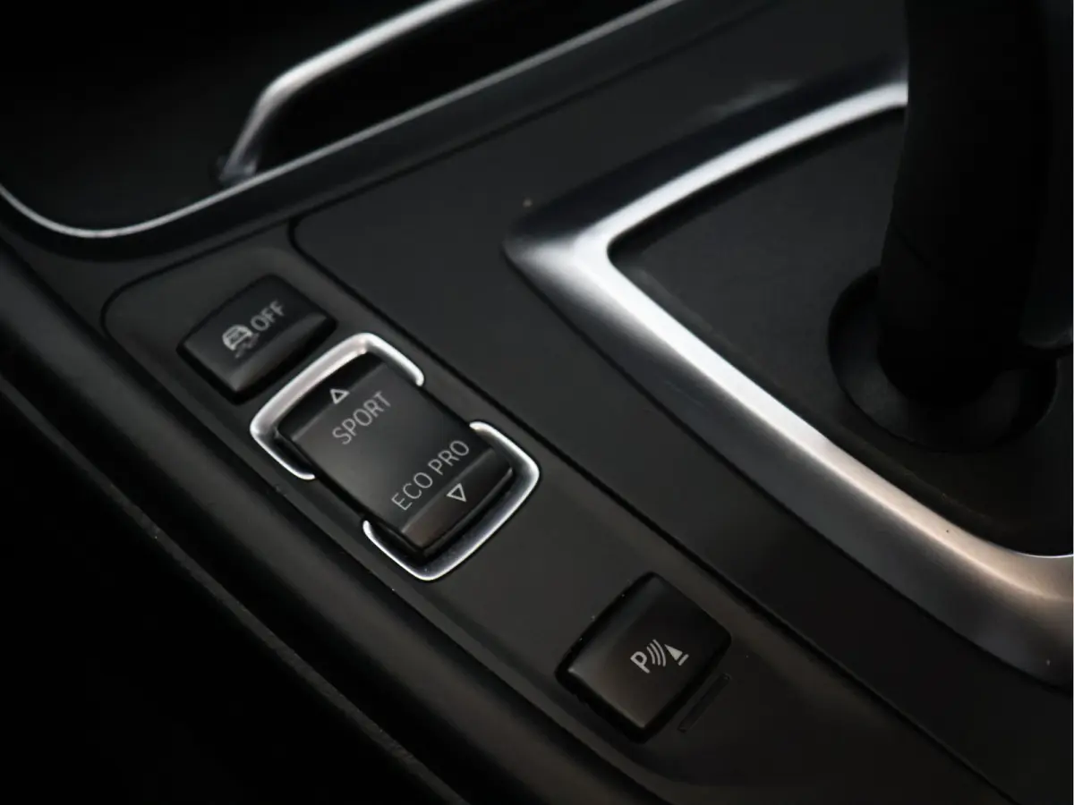 420i Corporate Lease High Executive M SPORT PAKKET [SCHUIFKANTELDAK, CRUISE CONTROL, STOELVERWARMING, LEDER DAKOTA, PDC V+A, CLIMATE CONTROL, BLUETOOTH, NAVIGATIE, LED, KEYLESS ENTRY, NIEUWS