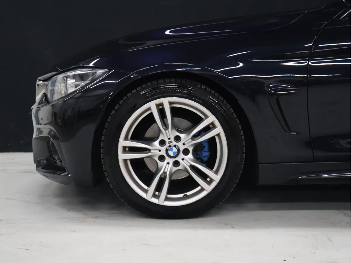 420i Corporate Lease High Executive M SPORT PAKKET [SCHUIFKANTELDAK, CRUISE CONTROL, STOELVERWARMING, LEDER DAKOTA, PDC V+A, CLIMATE CONTROL, BLUETOOTH, NAVIGATIE, LED, KEYLESS ENTRY, NIEUWS