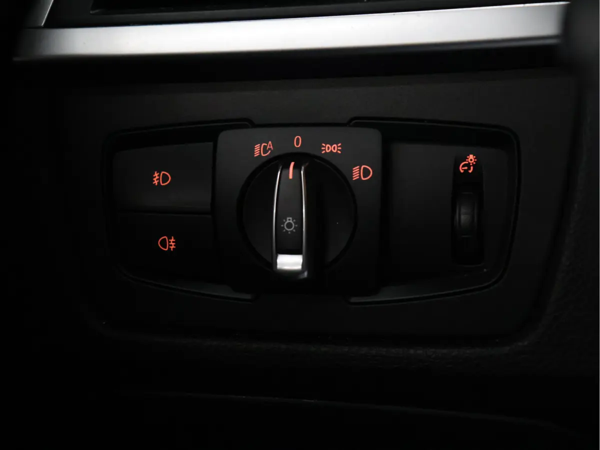 420i Corporate Lease High Executive M SPORT PAKKET [SCHUIFKANTELDAK, CRUISE CONTROL, STOELVERWARMING, LEDER DAKOTA, PDC V+A, CLIMATE CONTROL, BLUETOOTH, NAVIGATIE, LED, KEYLESS ENTRY, NIEUWS