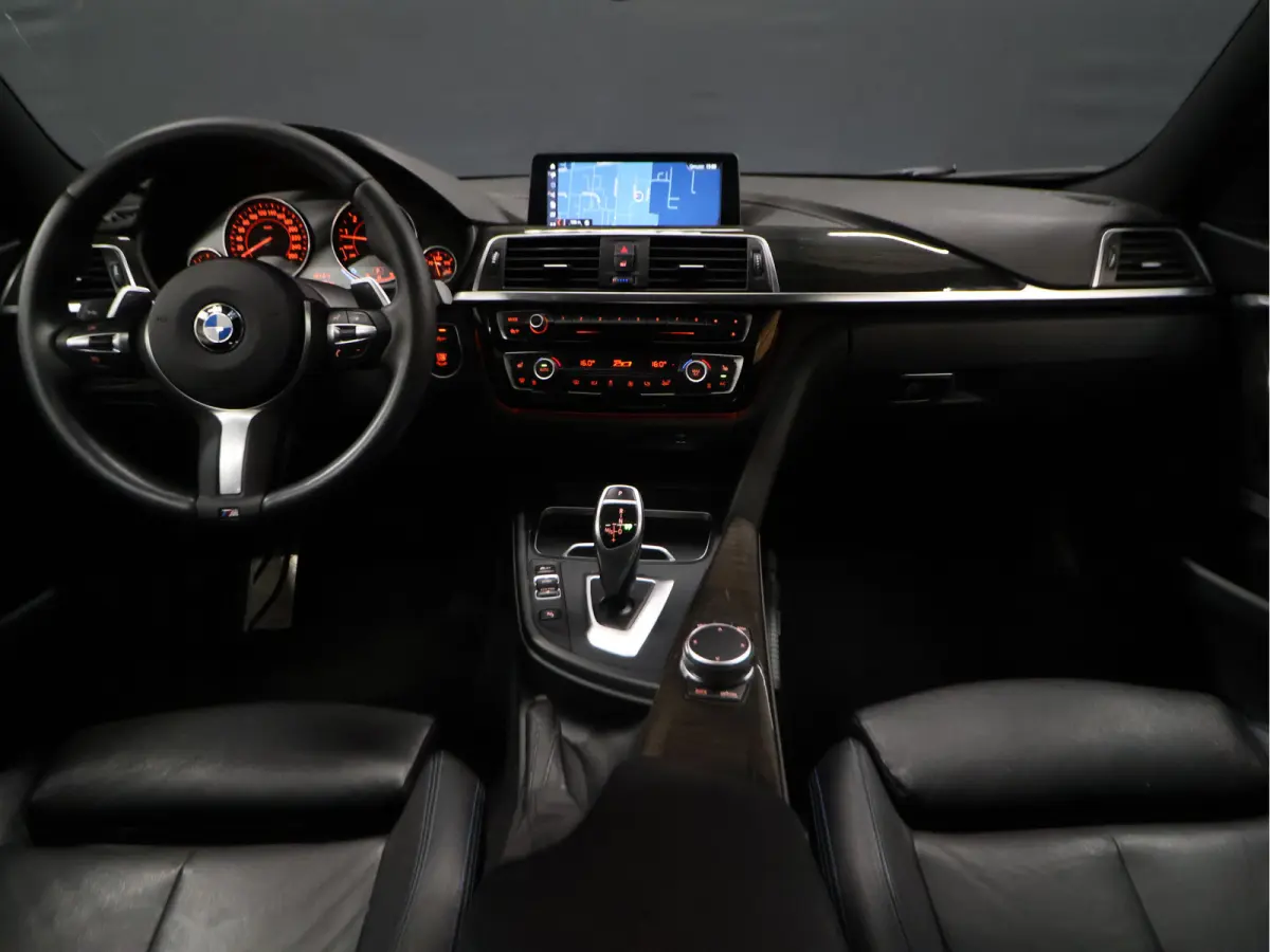 420i Corporate Lease High Executive M SPORT PAKKET [SCHUIFKANTELDAK, CRUISE CONTROL, STOELVERWARMING, LEDER DAKOTA, PDC V+A, CLIMATE CONTROL, BLUETOOTH, NAVIGATIE, LED, KEYLESS ENTRY, NIEUWS