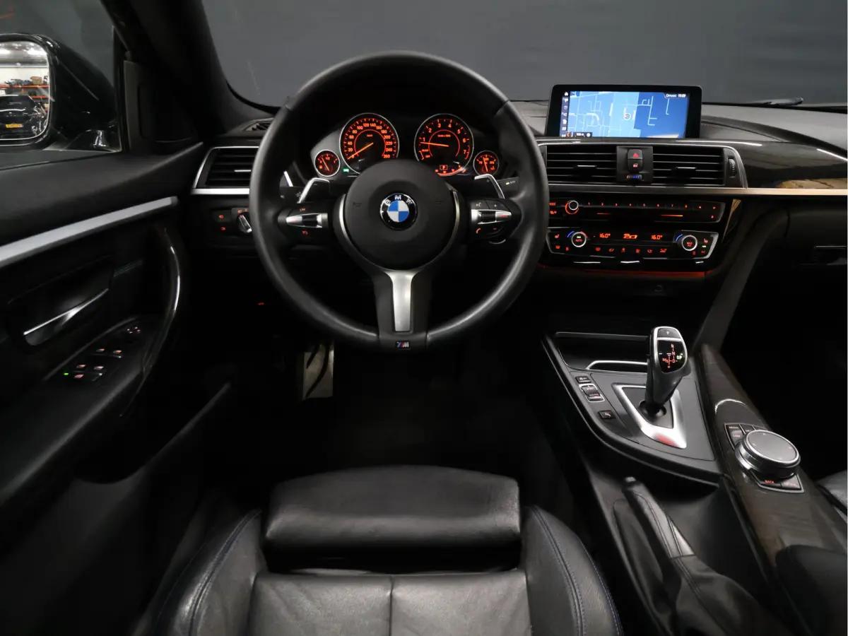 420i Corporate Lease High Executive M SPORT PAKKET [SCHUIFKANTELDAK, CRUISE CONTROL, STOELVERWARMING, LEDER DAKOTA, PDC V+A, CLIMATE CONTROL, BLUETOOTH, NAVIGATIE, LED, KEYLESS ENTRY, NIEUWS