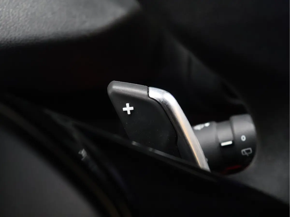 1.5 BlueHDI Grip Long [TREKHAAK, APPLE CARPLAY, CRUISE CONTROL, NAVIGATIE, ANDROID AUTO, AUTOMAAT, PDC V+A, BLUETOOTH, AIRCO, NIEUWSTAAT]