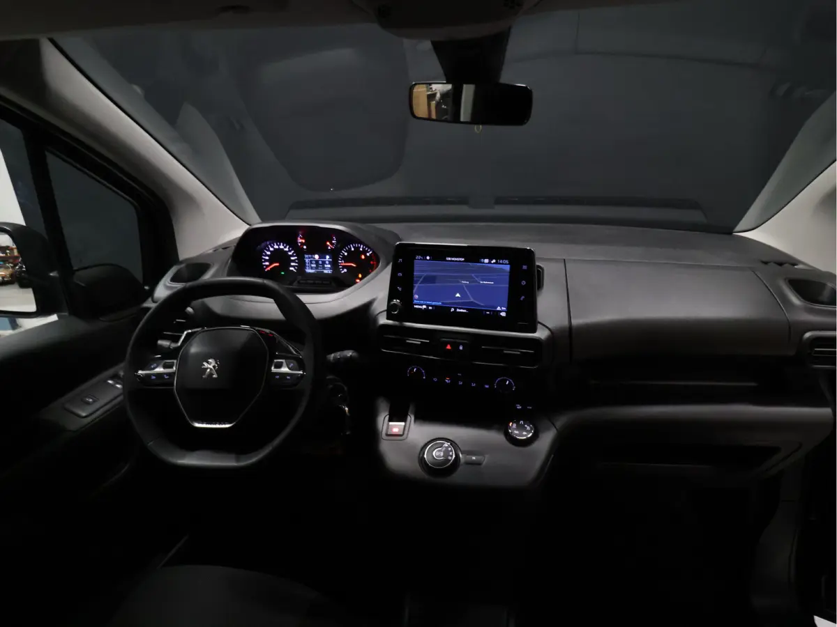 1.5 BlueHDI Grip Long [TREKHAAK, APPLE CARPLAY, CRUISE CONTROL, NAVIGATIE, ANDROID AUTO, AUTOMAAT, PDC V+A, BLUETOOTH, AIRCO, NIEUWSTAAT]