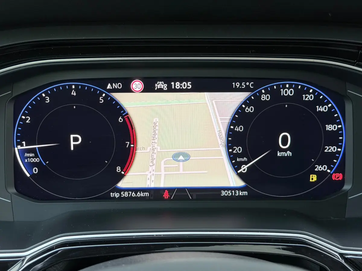 1.0 TSI R-Line Pano/Keyless/IQ.Light