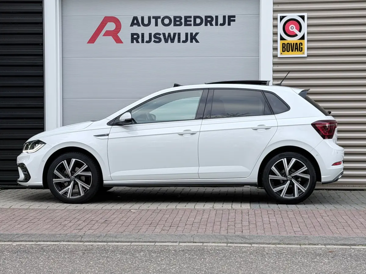 1.0 TSI R-Line Pano/Keyless/IQ.Light