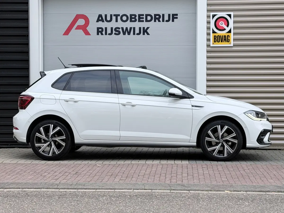 1.0 TSI R-Line Pano/Keyless/IQ.Light