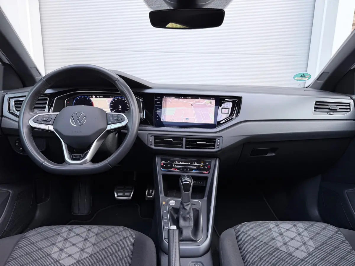 1.0 TSI R-Line Pano/Keyless/IQ.Light