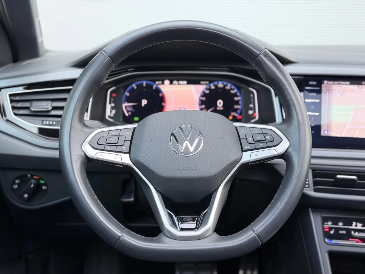 1.0 TSI R-Line Pano/Keyless/IQ.Light