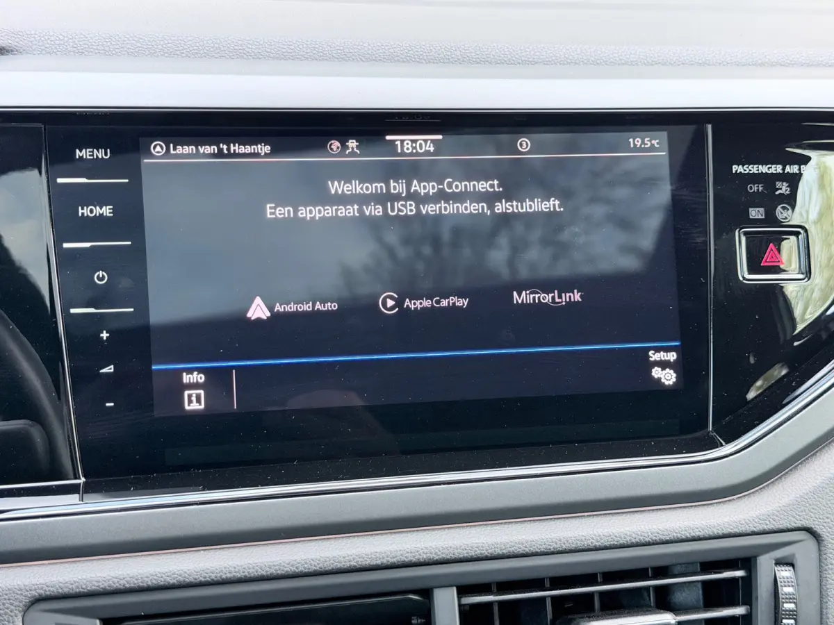 1.0 TSI R-Line Pano/Keyless/IQ.Light