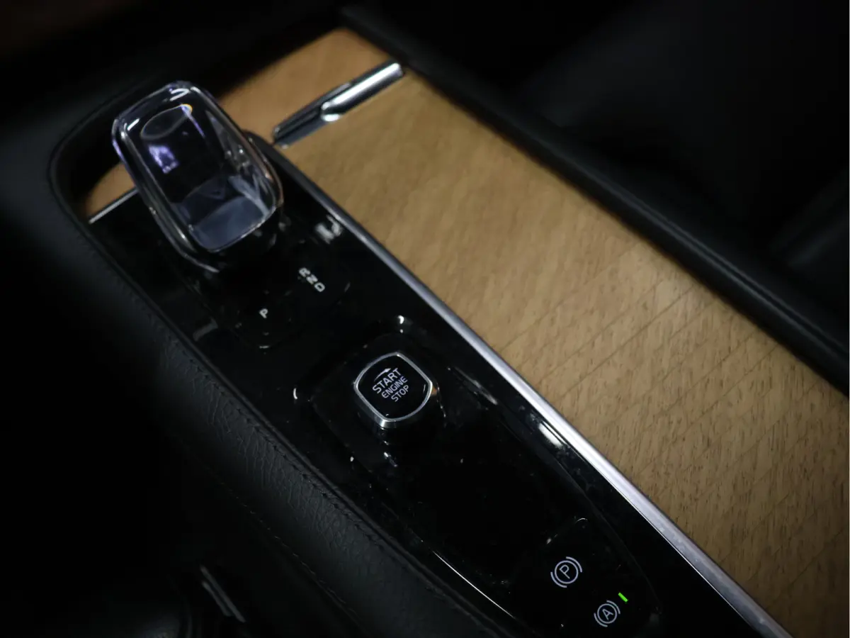 2.0 T8 Recharge AWD Inscription Expression [SCHUIFKANTELDAK, HARMAN/KARDON, ADAPTIVE CRUISE, APPLE CARPLAY, ANDROID, 7-PERSOONS, VOL LEDER, STOELVERWARMING, STUURVERWARMING, 360º CAMERA, KE