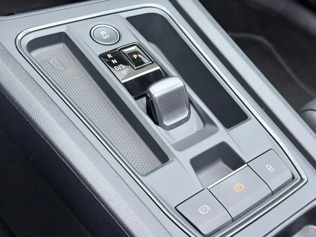 1.4 e-Hybrid VZ Performance Schaal/Pano/Matrix
