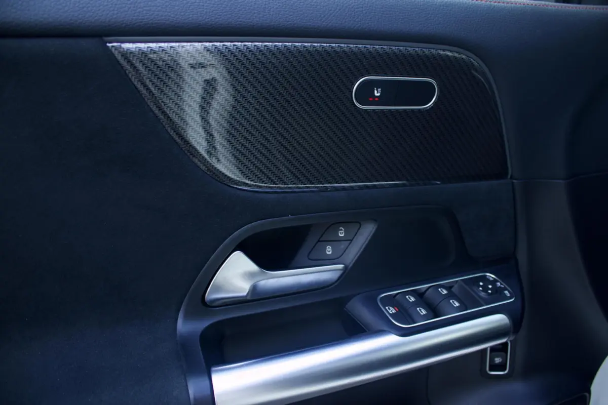 Mercedes-Benz GLA 180 AMG | Pano - Keyless - Camera - Sfeer