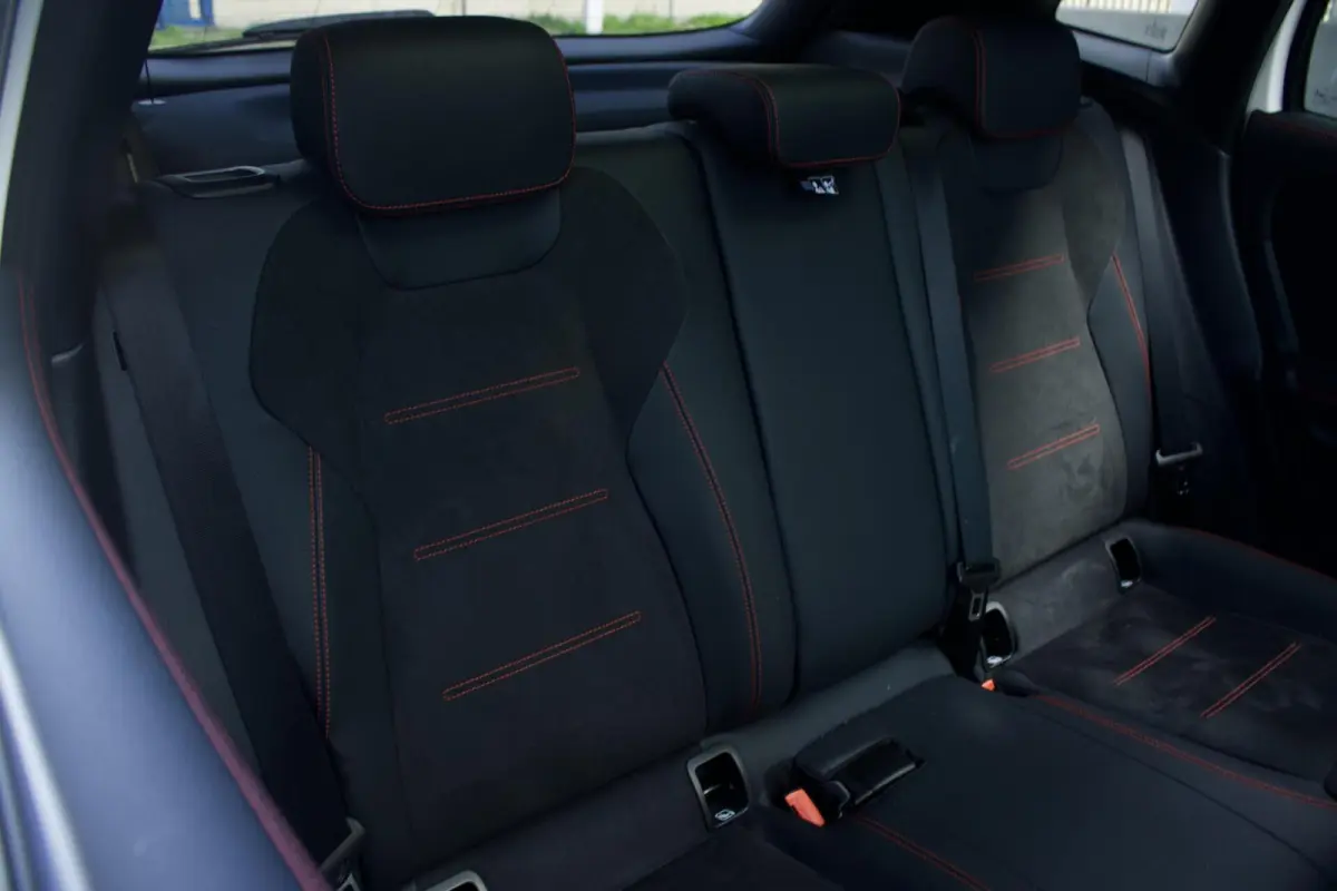 Mercedes-Benz GLA 180 AMG | Pano - Keyless - Camera - Sfeer