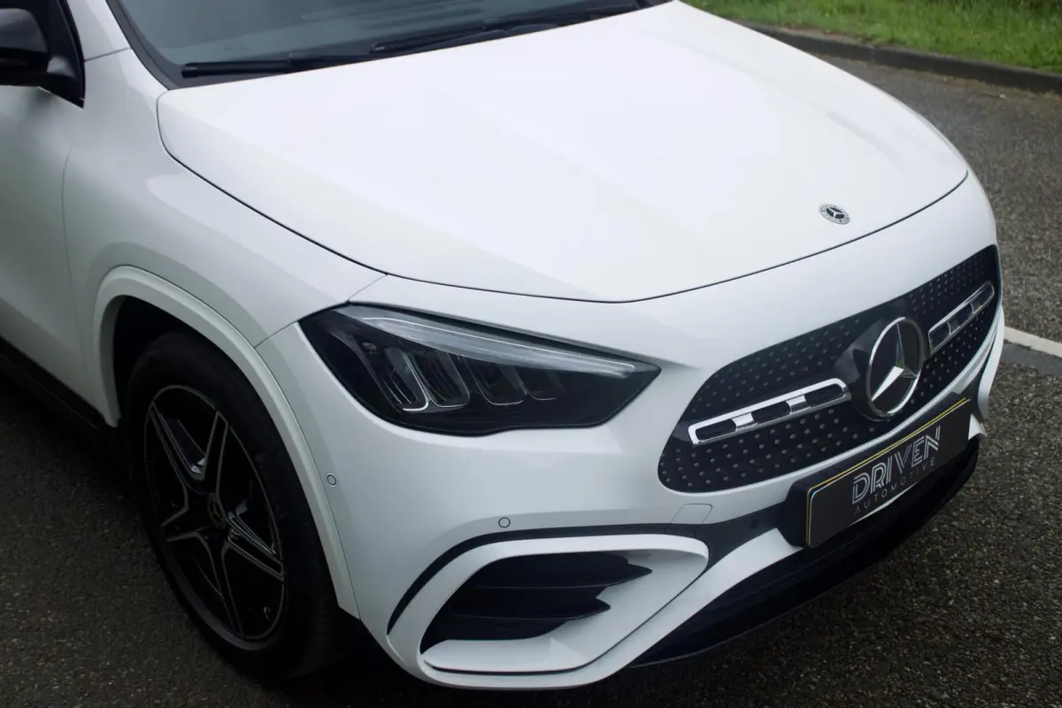 Mercedes-Benz GLA 180 AMG | Pano - Keyless - Camera - Sfeer