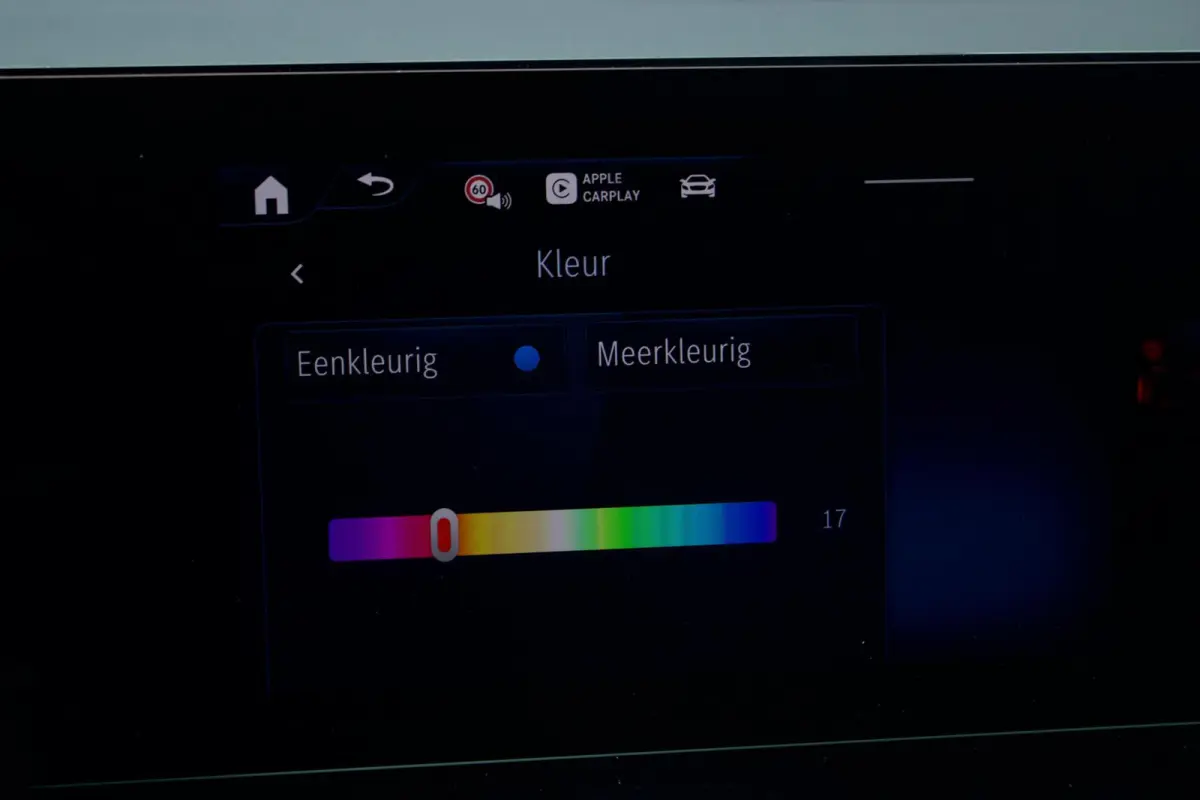 Mercedes-Benz GLA 180 AMG | Pano - Keyless - Camera - Sfeer