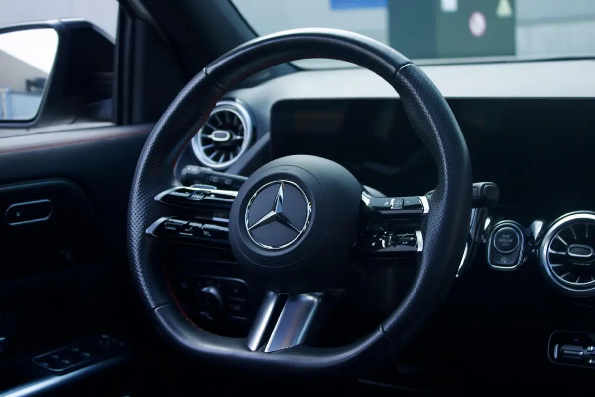 Mercedes-Benz GLA 180 AMG | Pano - Keyless - Camera - Sfeer