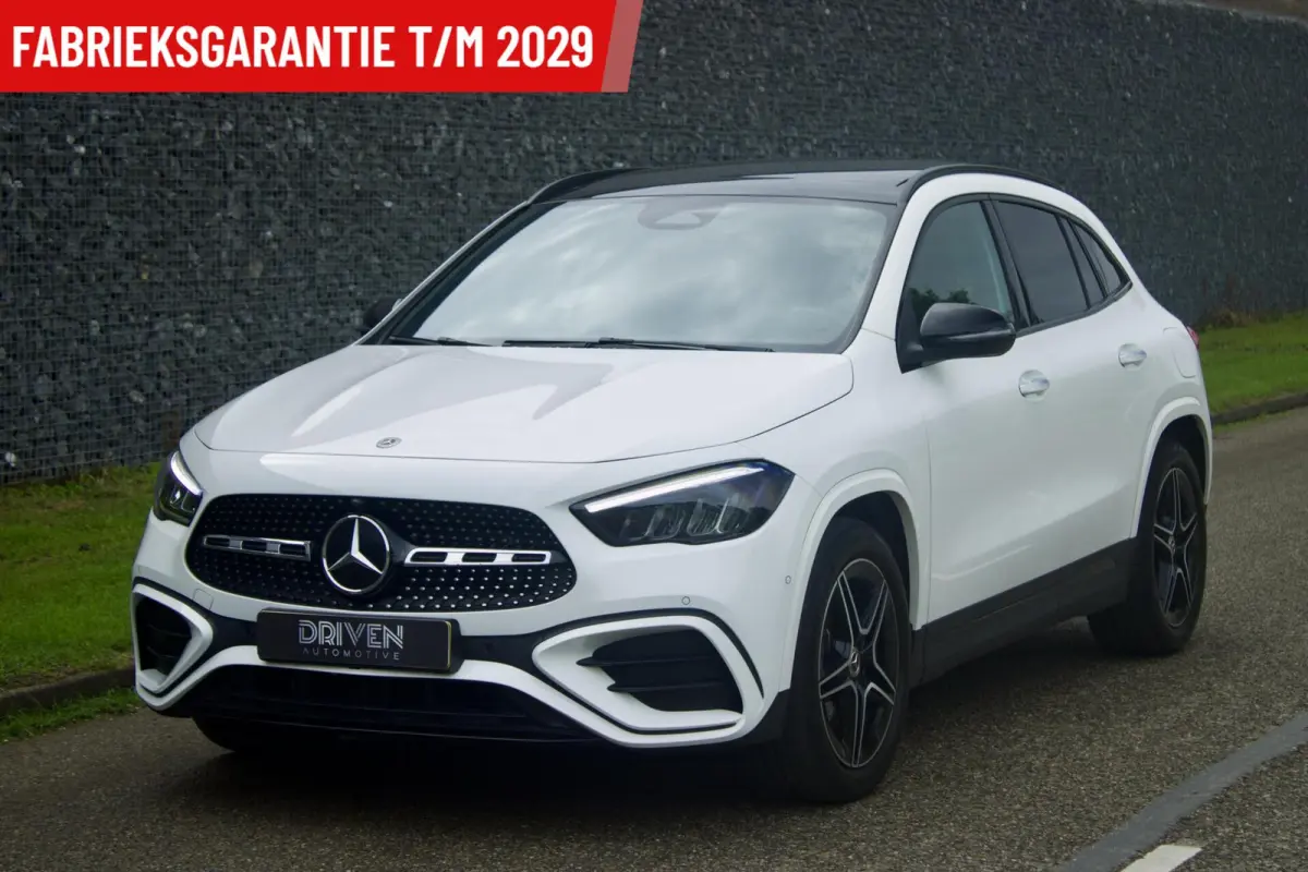 Mercedes-Benz GLA 180 AMG | Pano - Keyless - Camera - Sfeer