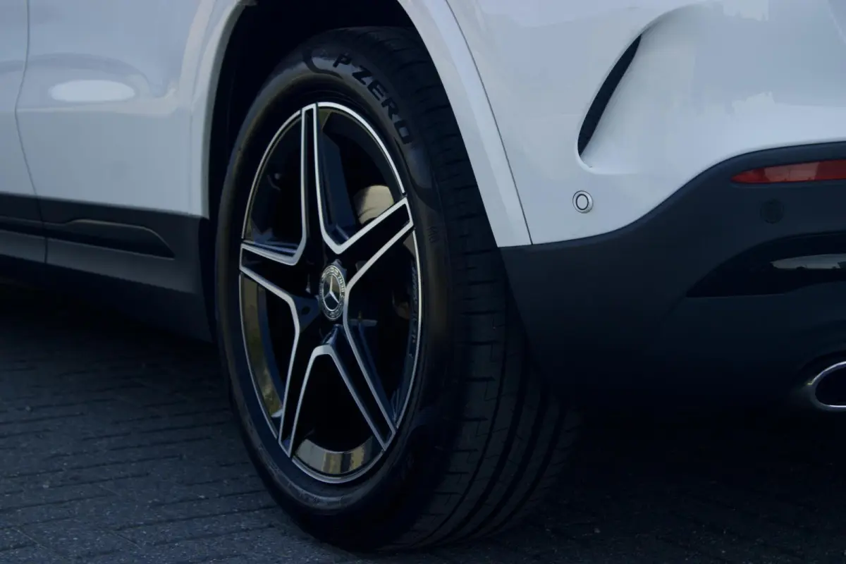 Mercedes-Benz GLA 180 AMG | Pano - Keyless - Camera - Sfeer
