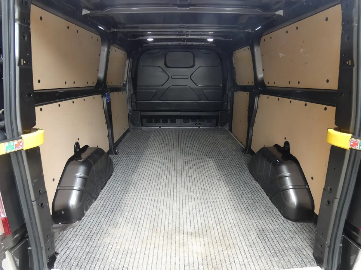 320 2.0 TDCI L2H1 Sport*navi/cam * 3zits