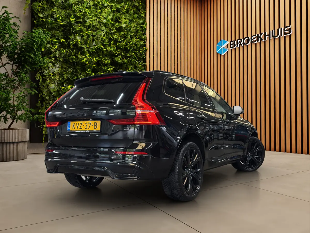 2.0 T6 Plug-in hybrid AWD Plus Dark