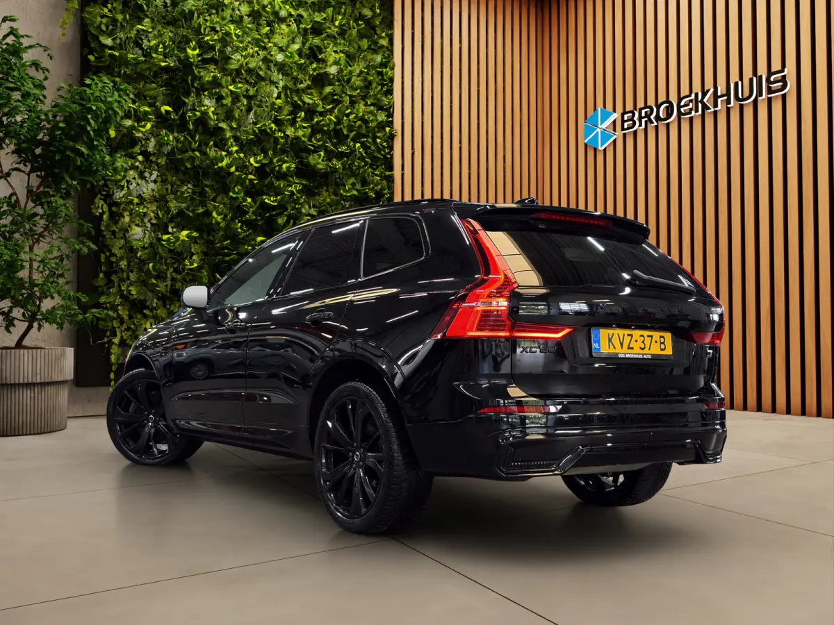 2.0 T6 Plug-in hybrid AWD Plus Dark