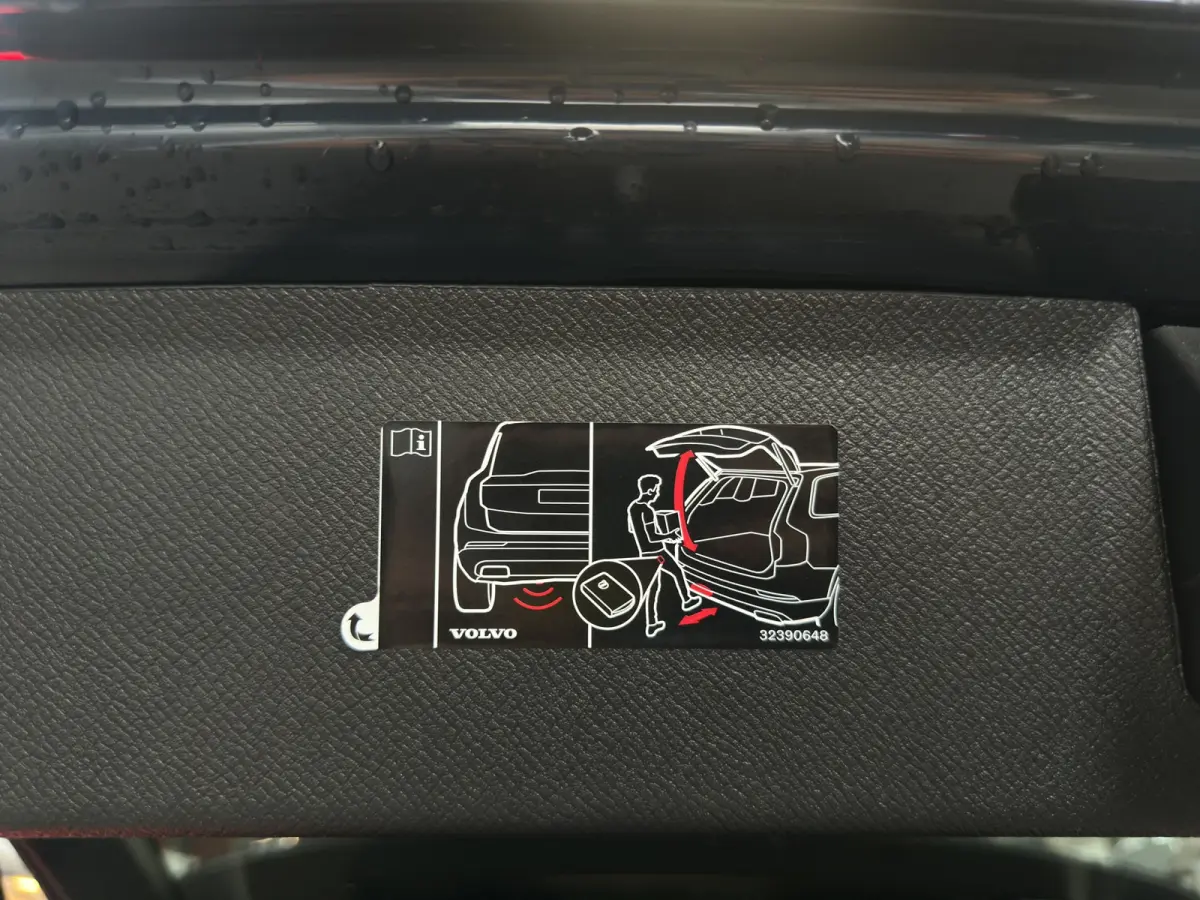 2.0 T8 Plug-in hybrid AWD Ultra Dark Luchtvering | Stoelmassage | Bliss | Bowers&Wilkins | Trekhaak | Blackpack|