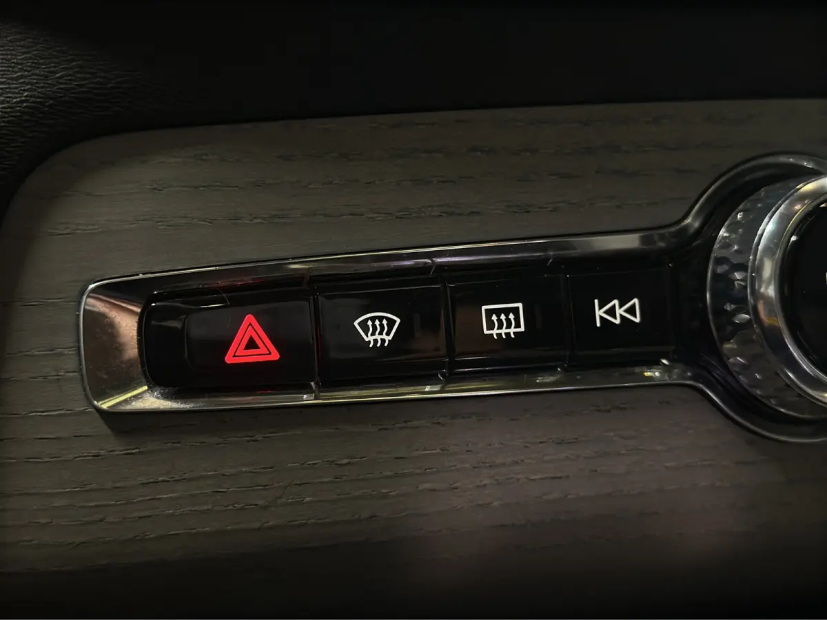 2.0 T8 Plug-in hybrid AWD Ultra Dark Luchtvering | Stoelmassage | Bliss | Bowers&Wilkins | Trekhaak | Blackpack|