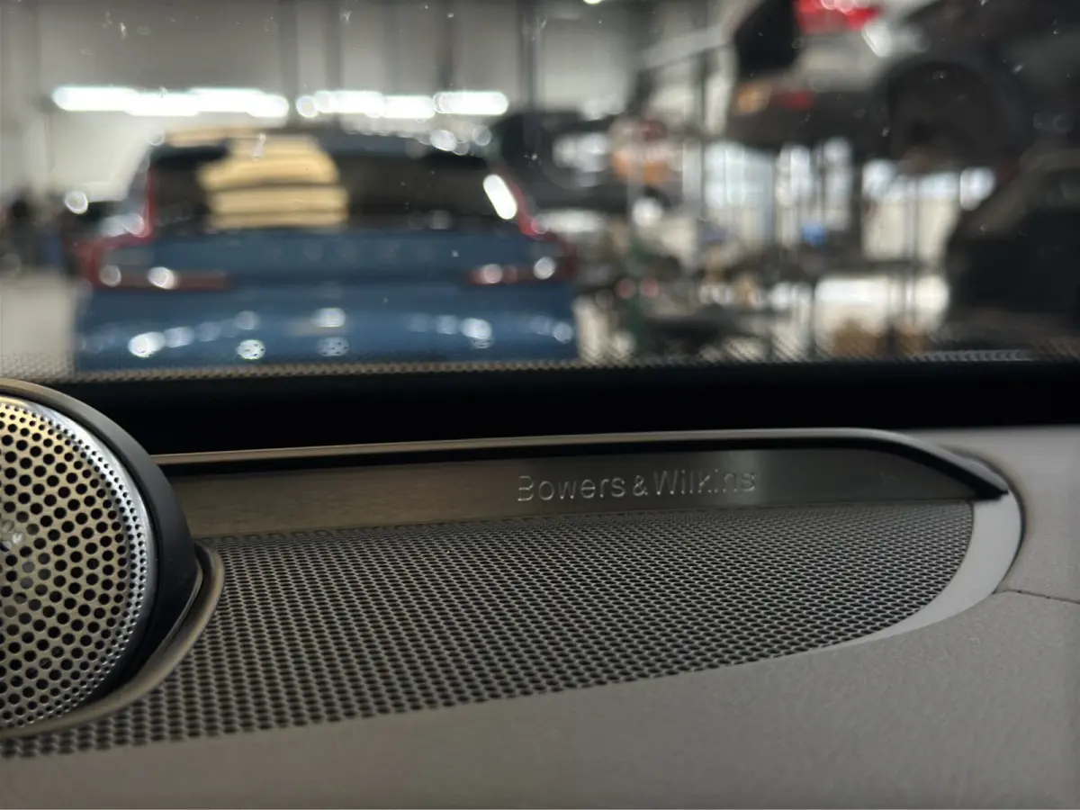 2.0 T8 Plug-in hybrid AWD Ultra Dark Luchtvering | Stoelmassage | Bliss | Bowers&Wilkins | Trekhaak | Blackpack|