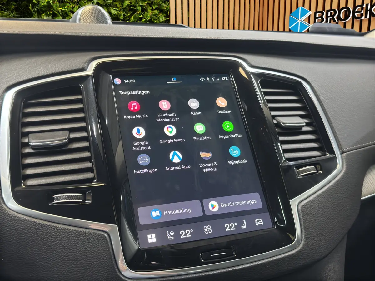 2.0 T8 Plug-in hybrid AWD Ultra Dark
