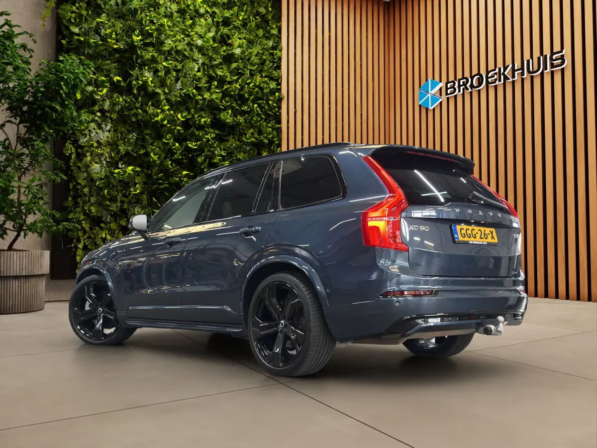 2.0 T8 Plug-in hybrid AWD Ultra Dark