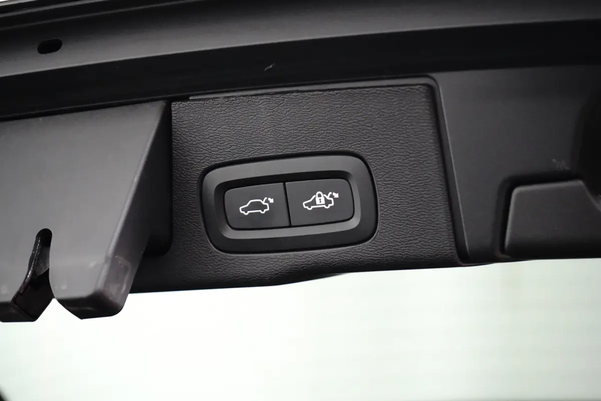 2.0 T6 Plus-in Hyrbid AWD Plus Dark Stoelventilatie/verwarming | Bliss |Trekhaak | 360cam |
