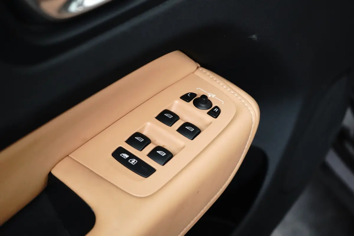 2.0 T6 Plus-in Hyrbid AWD Plus Dark Stoelventilatie/verwarming | Bliss |Trekhaak | 360cam |