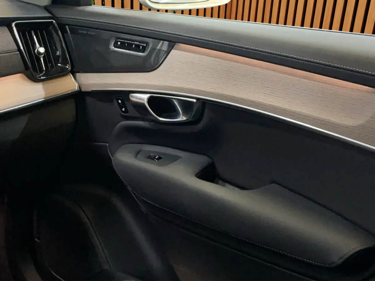 2.0 T8 Plug-in hybrid AWD Ultra Bright Luchtvering|  Panoramadak | Harman&Kardon | Trekhaak |