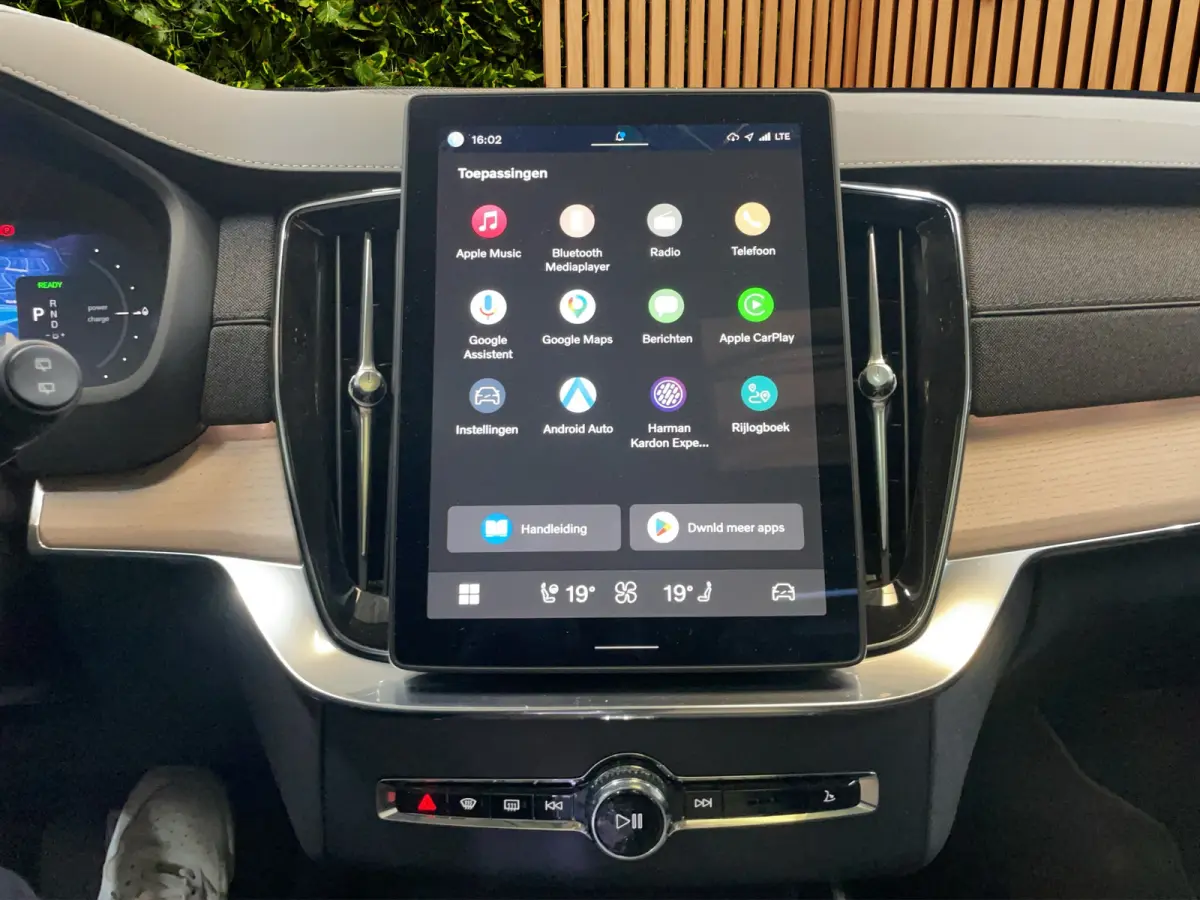 2.0 T8 Plug-in hybrid AWD Ultra Bright Luchtvering|  Panoramadak | Harman&Kardon | Trekhaak |