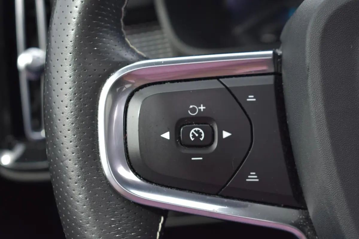 P8 AWD R-Design | Pano | 360 Camera | Harman Kardon |