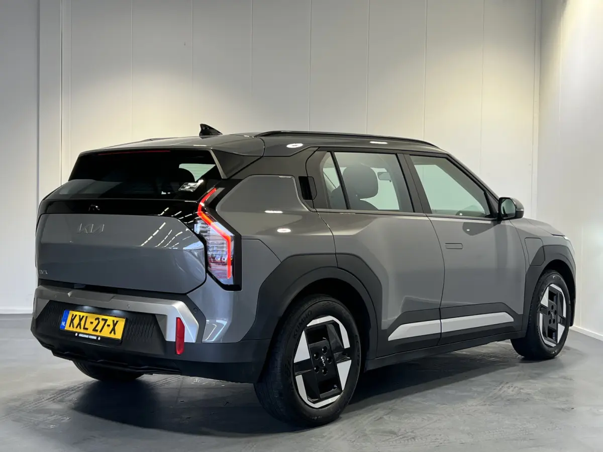 Air 81.4 kWh | Navigatie/Android/Apple Carplay | LM Velgen 17" | Cruise Control Adaptief | Achteruitrijcamera | Airco |