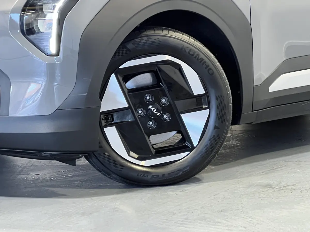 Air 81.4 kWh | Navigatie/Android/Apple Carplay | LM Velgen 17" | Cruise Control Adaptief | Achteruitrijcamera | Airco |