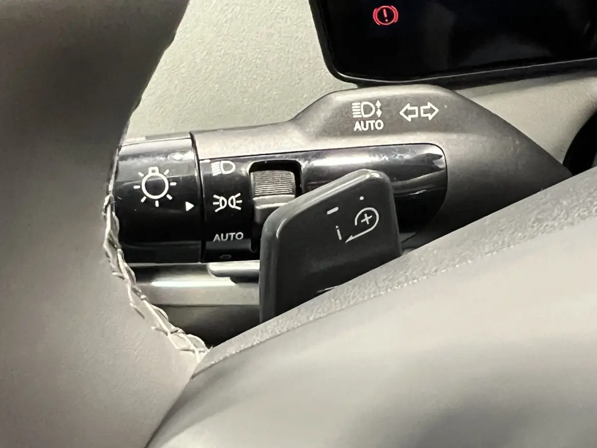 Air 81.4 kWh | Navigatie/Android/Apple Carplay | LM Velgen 17" | Cruise Control Adaptief | Achteruitrijcamera | Airco |