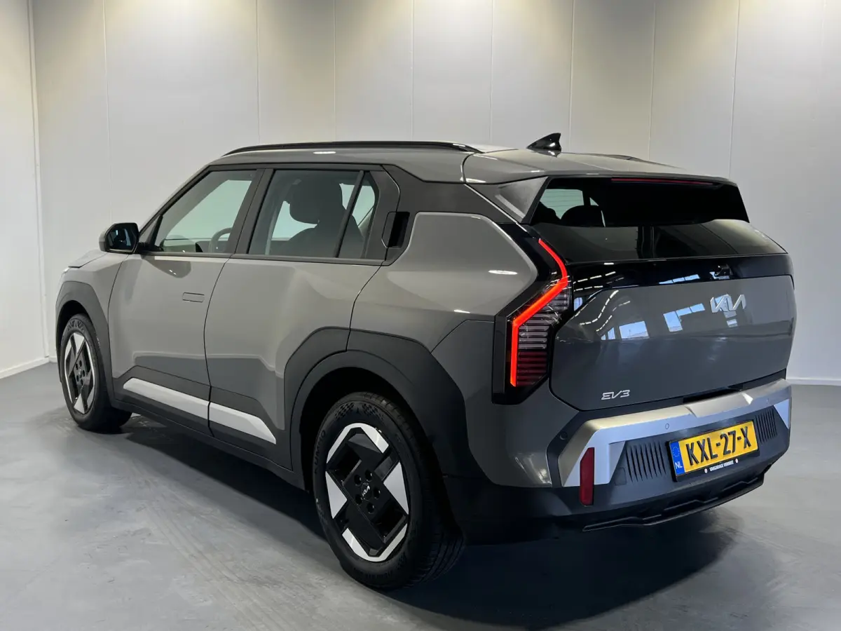 Air 81.4 kWh | Navigatie/Android/Apple Carplay | LM Velgen 17" | Cruise Control Adaptief | Achteruitrijcamera | Airco |