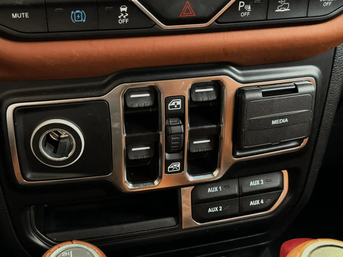 sky one-touch uxus brute 4xe 380 Rubicon